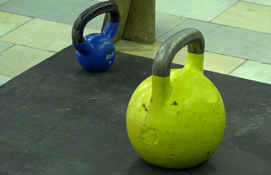 В Пензе прошли соревнования по подъёму гири «Рывок Победы 1418»